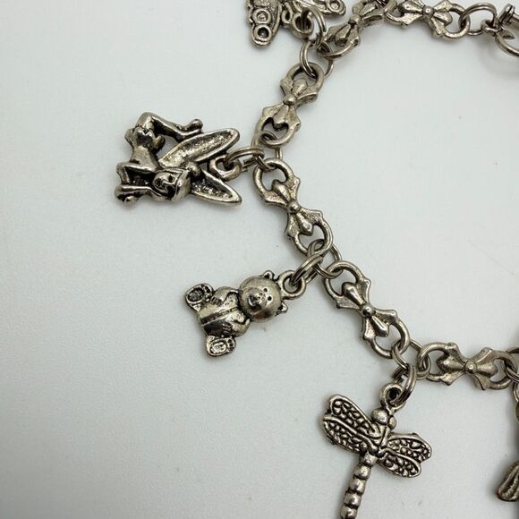 7" Silver tone charm bracelet with heart shaped toggle clasp! - Picture 3 of 14